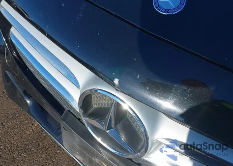 2016 Mercedes-Benz C 300 4Matic z USA, uszkodzony, nr VIN 55SWF4KB3GU112767